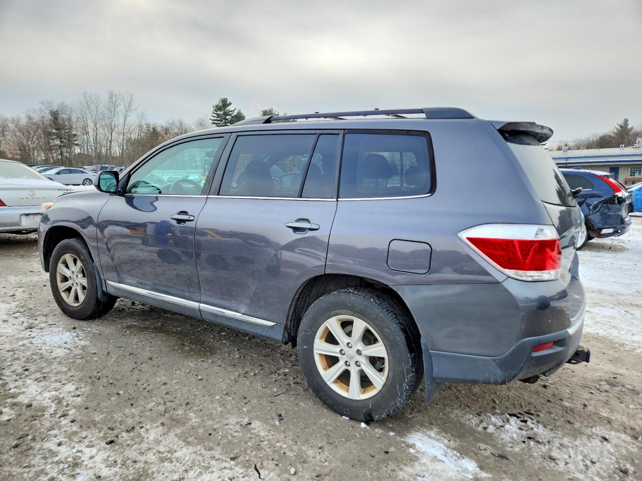 2013 TOYOTA HIGHLANDER BASE photo 2