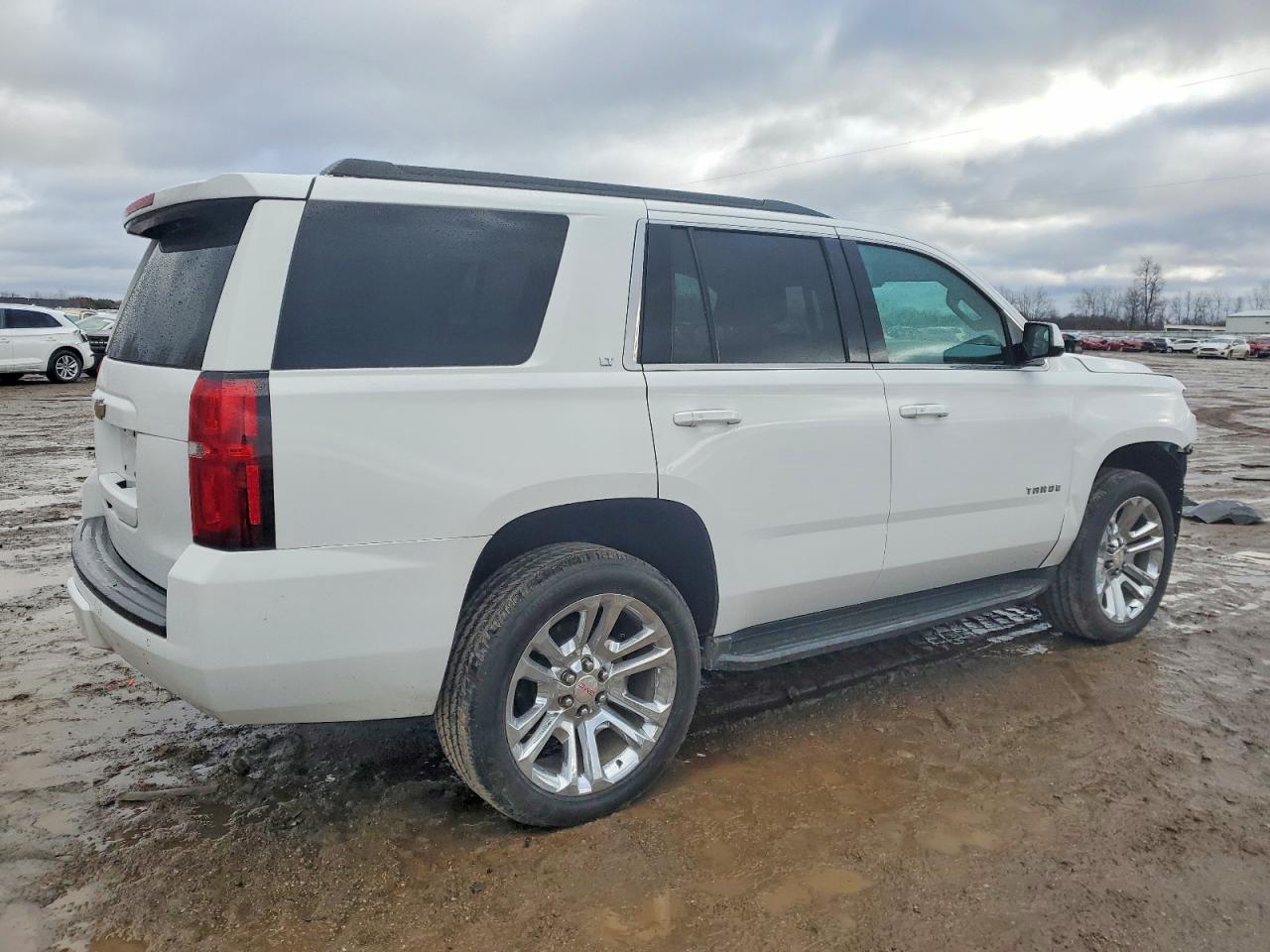 2017 CHEVROLET TAHOE K1500 LT photo 3