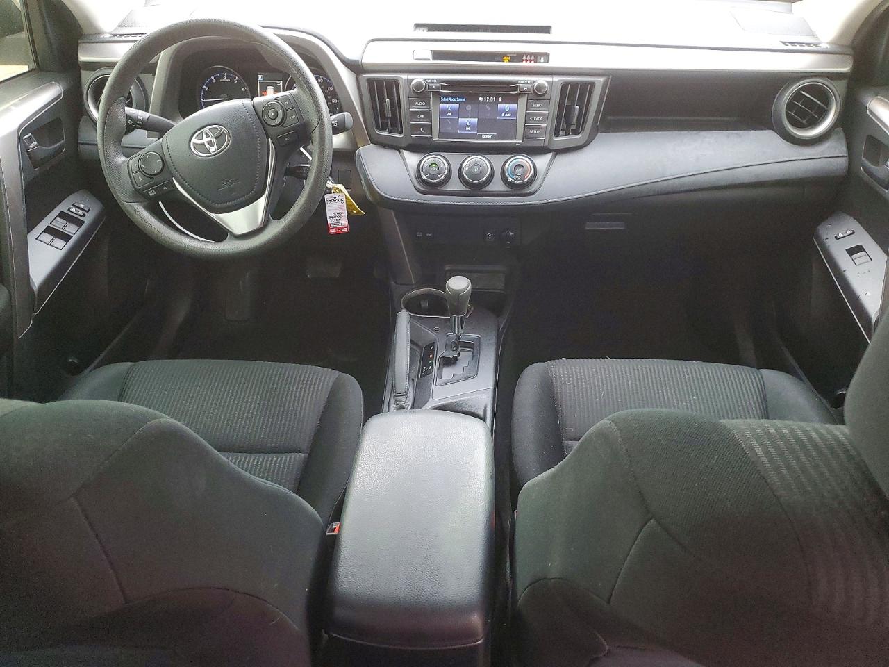 2017 TOYOTA RAV4 LE photo 8