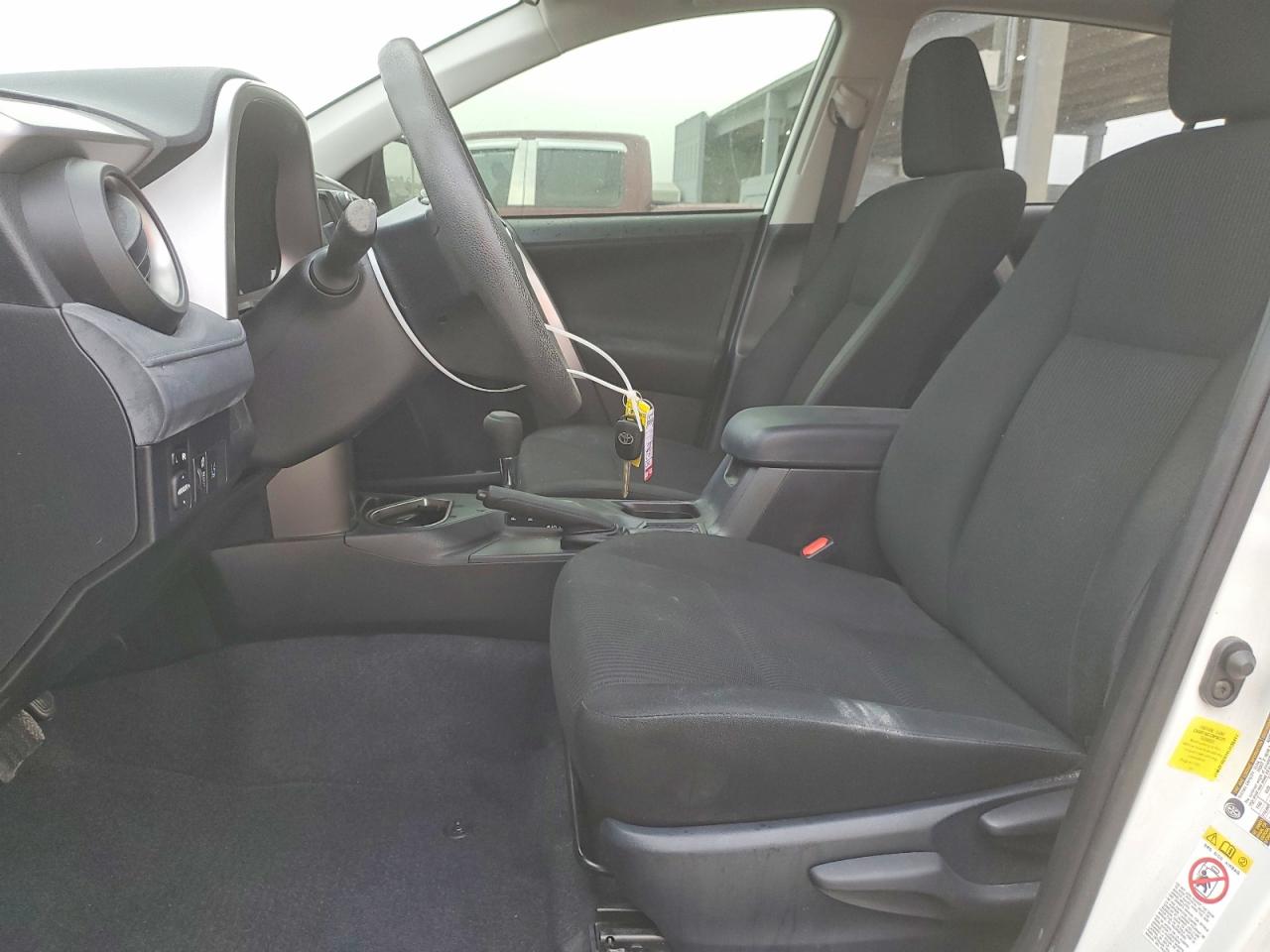 2017 TOYOTA RAV4 LE photo 7