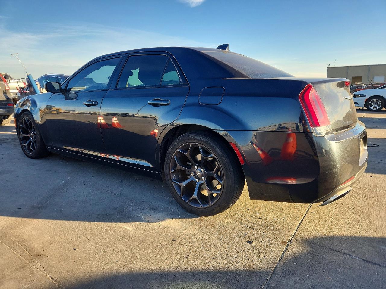 2019 CHRYSLER 300 TOURING photo 2