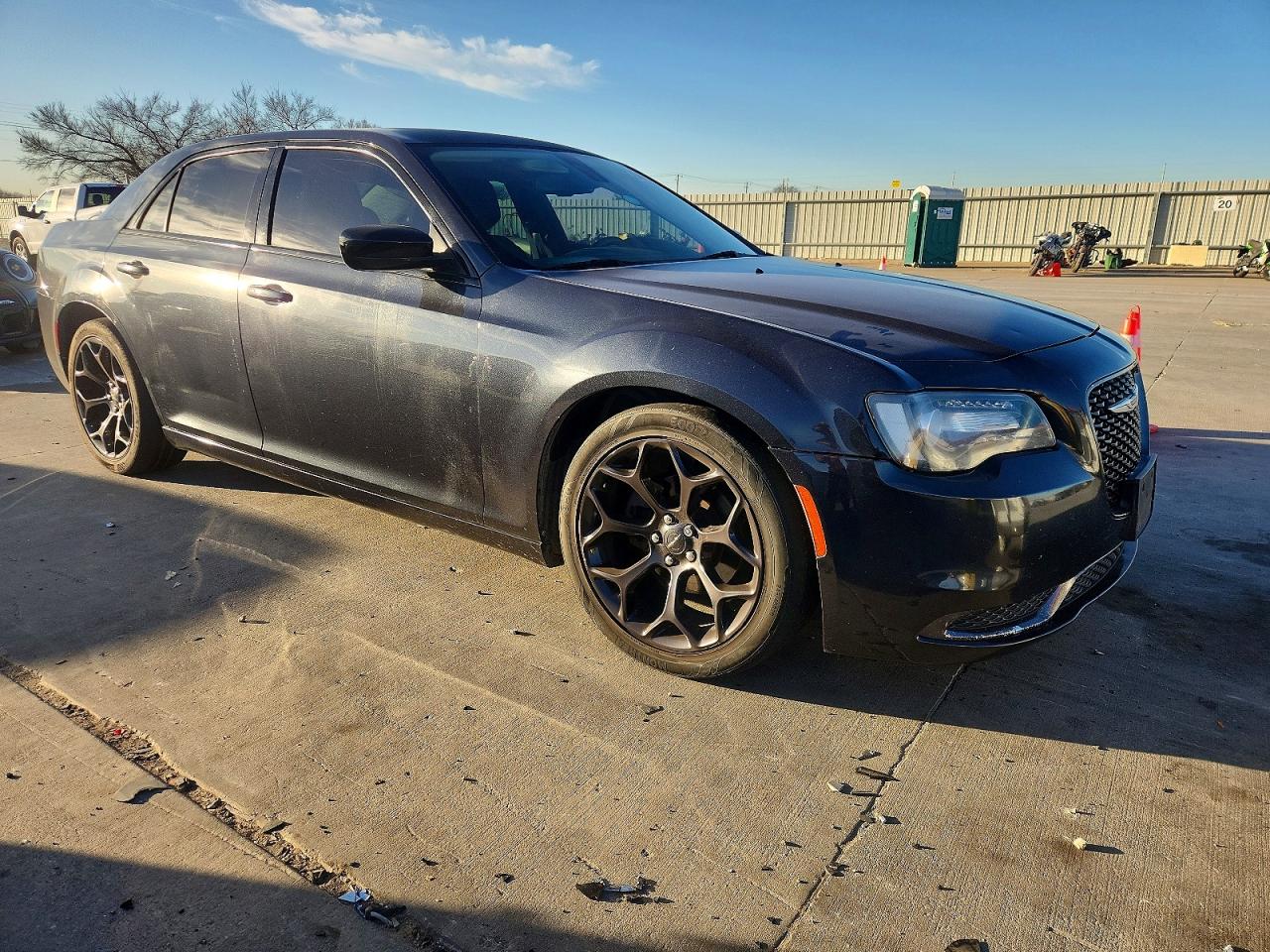 2019 CHRYSLER 300 TOURING photo 4