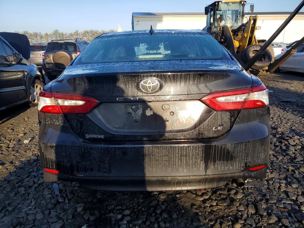 2020 TOYOTA CAMRY LE photo 6