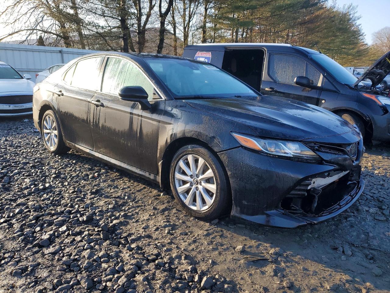 2020 TOYOTA CAMRY LE photo 4