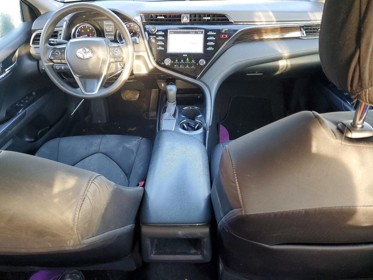 2020 TOYOTA CAMRY LE photo 8