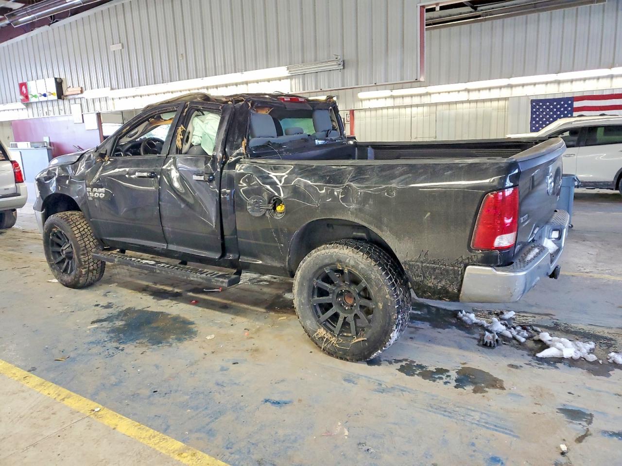 2013 RAM 1500 SLT photo 2