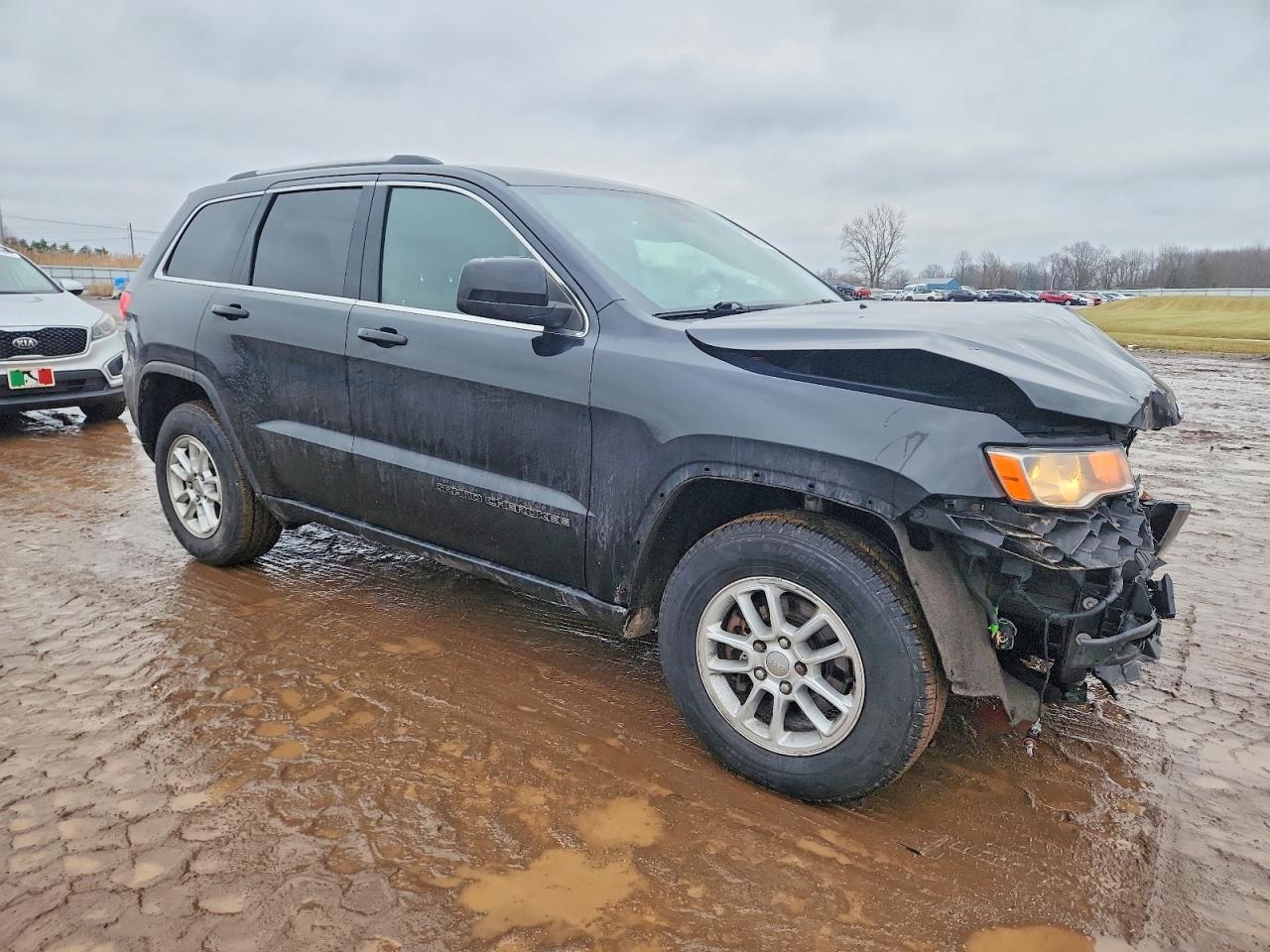 2019 JEEP GRAND CHEROKEE LAREDO photo 4