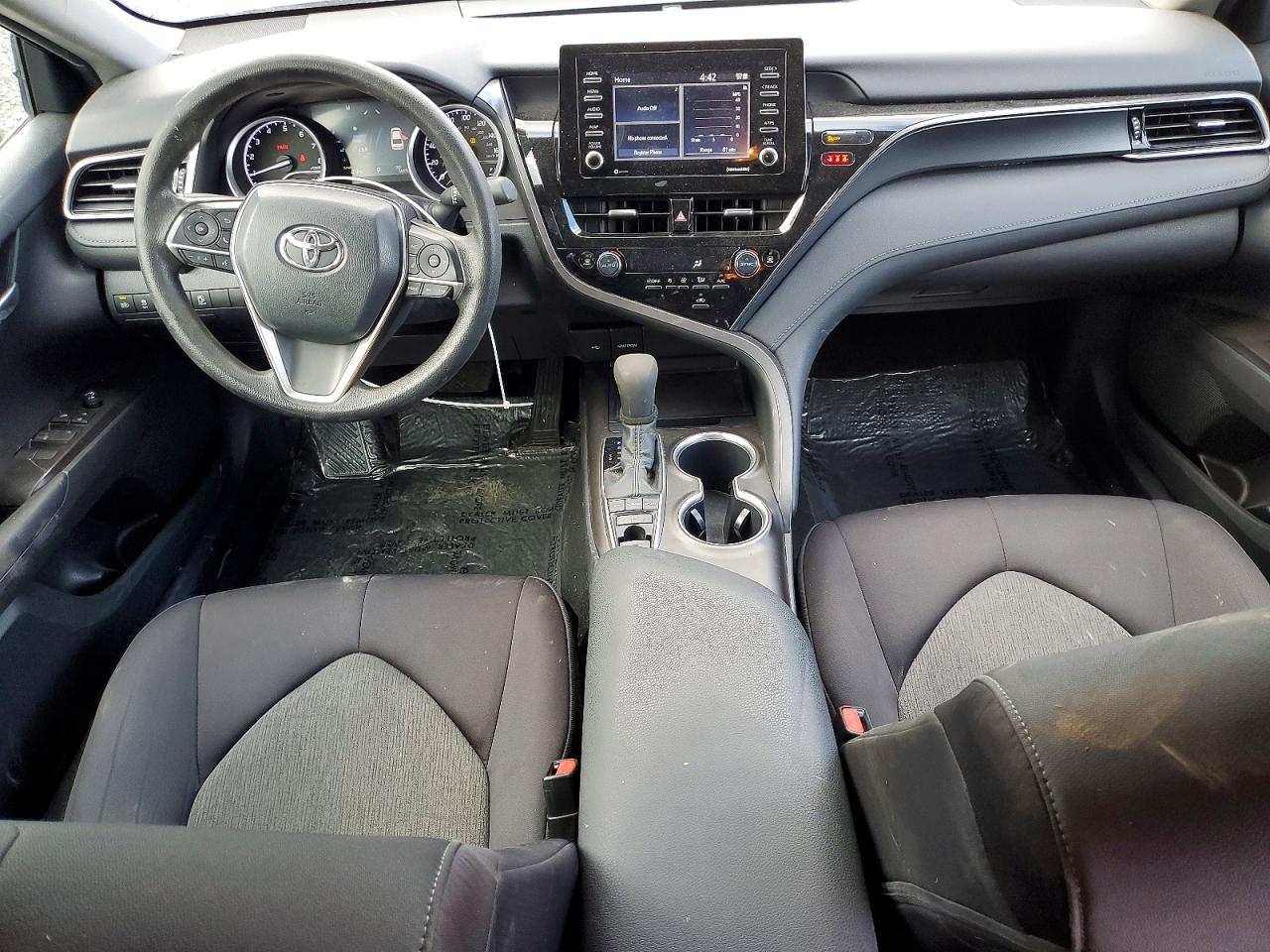 2022 TOYOTA CAMRY LE photo 8