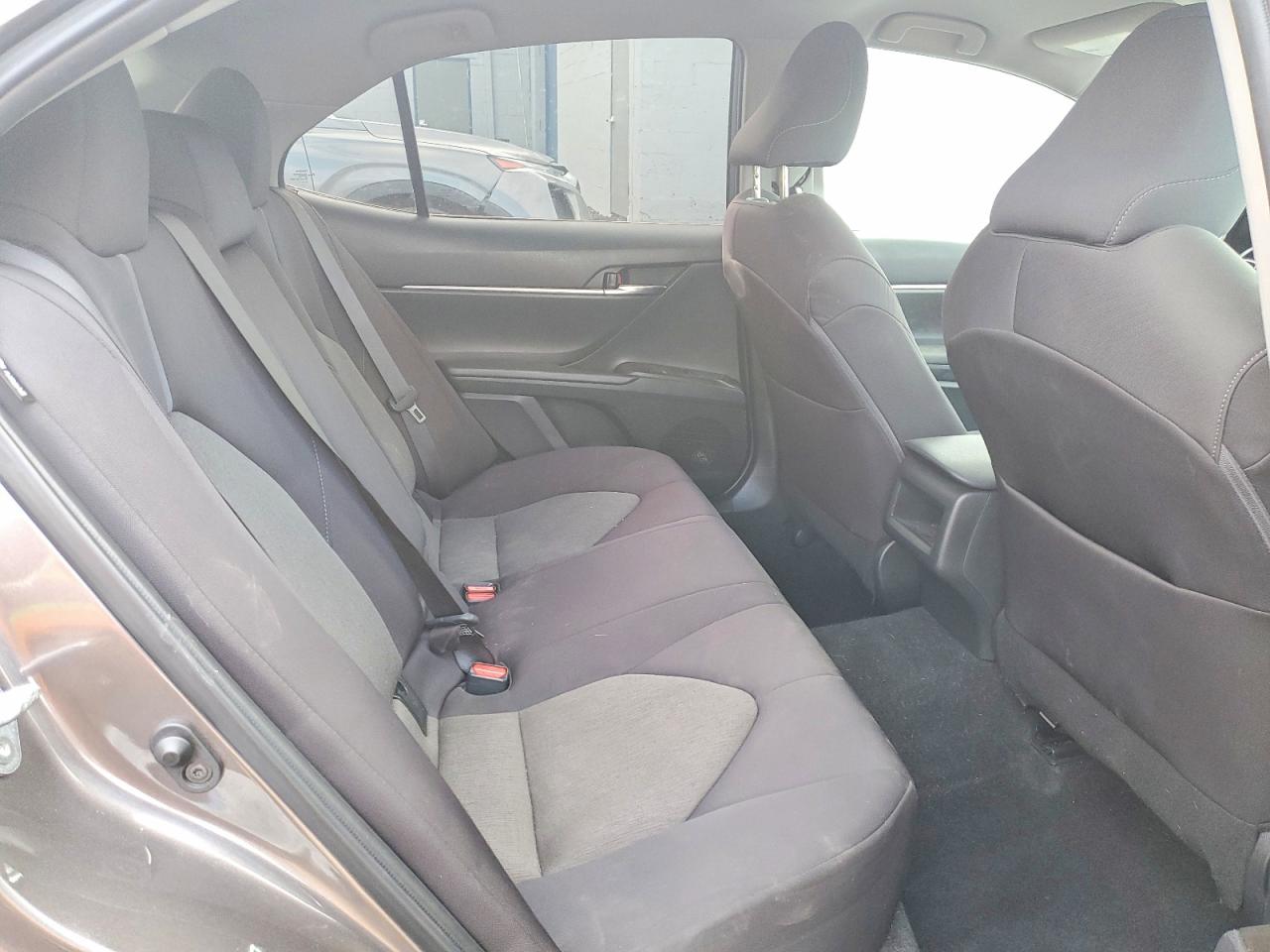 2022 TOYOTA CAMRY LE photo 10