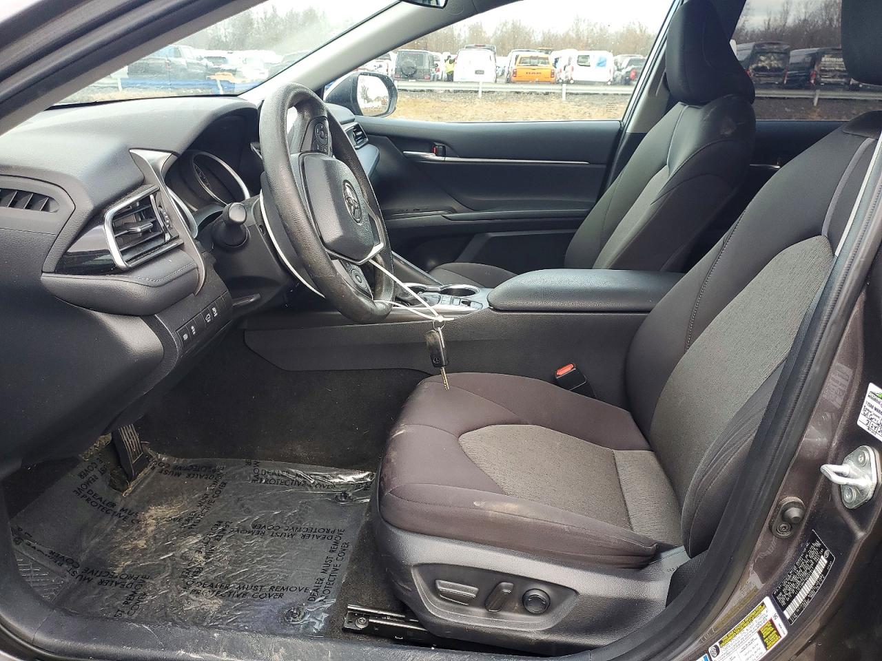 2022 TOYOTA CAMRY LE photo 7