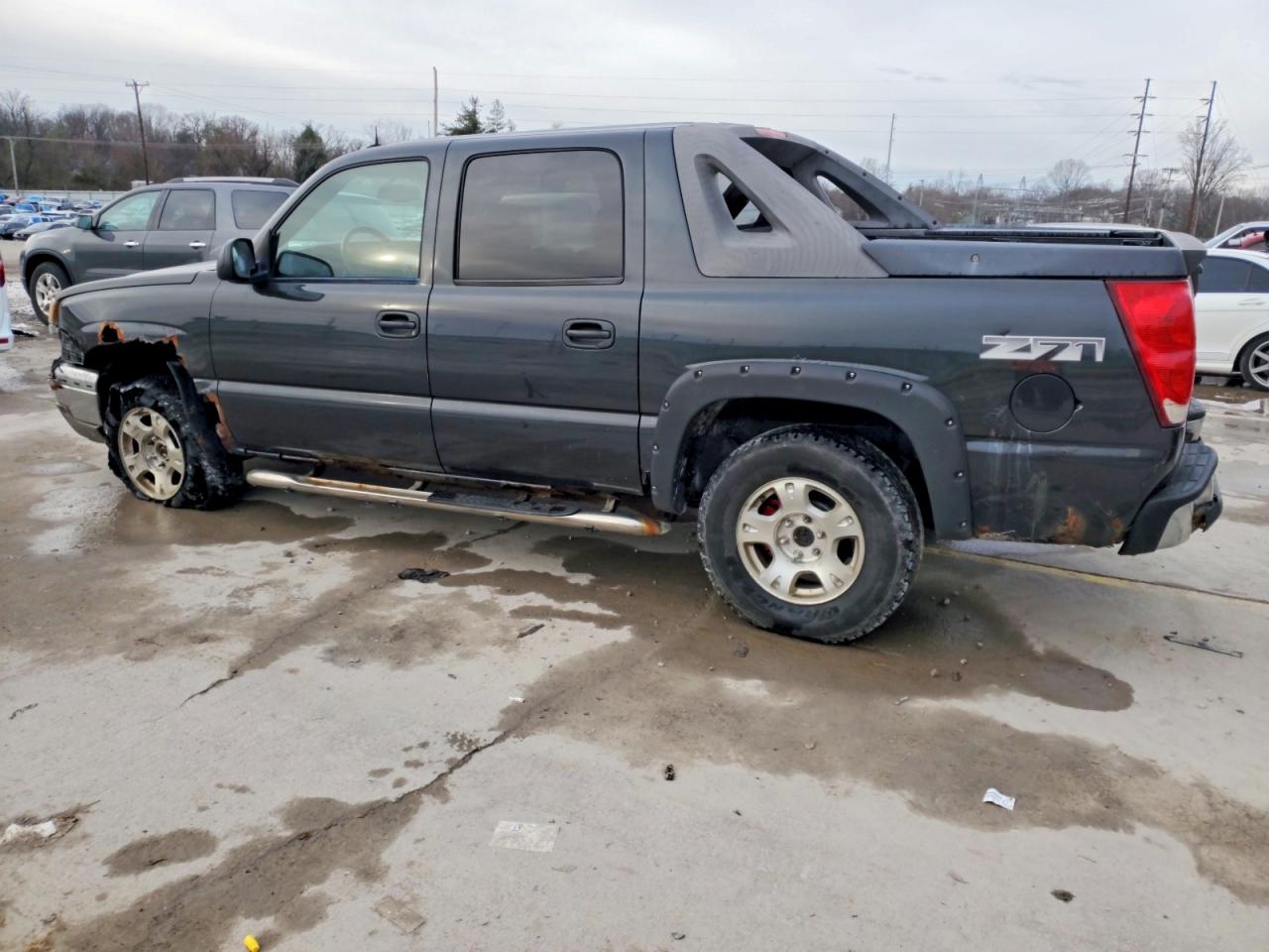 2004 CHEVROLET AVALANCHE K1500 photo 3