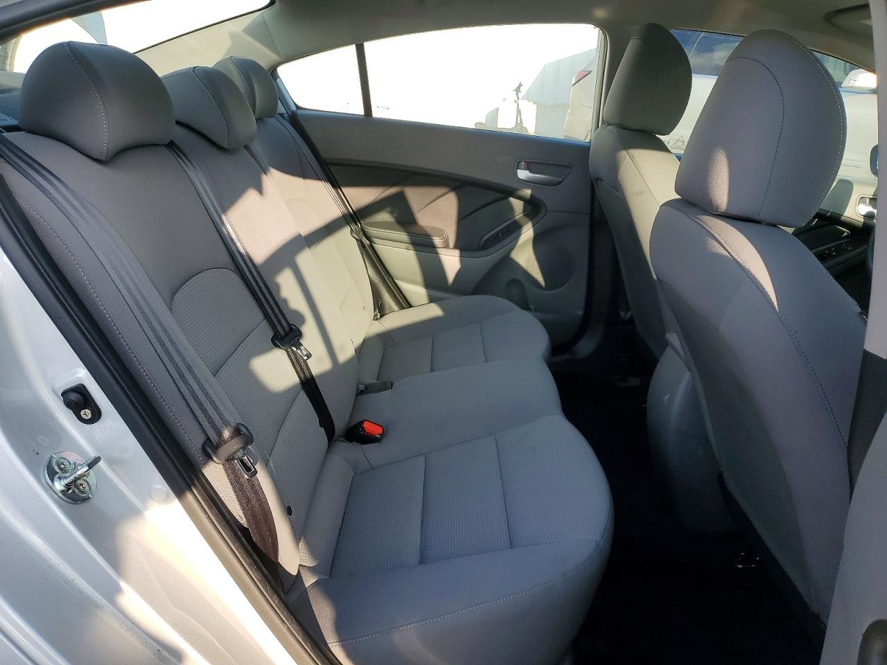 2017 KIA FORTE LX photo 10