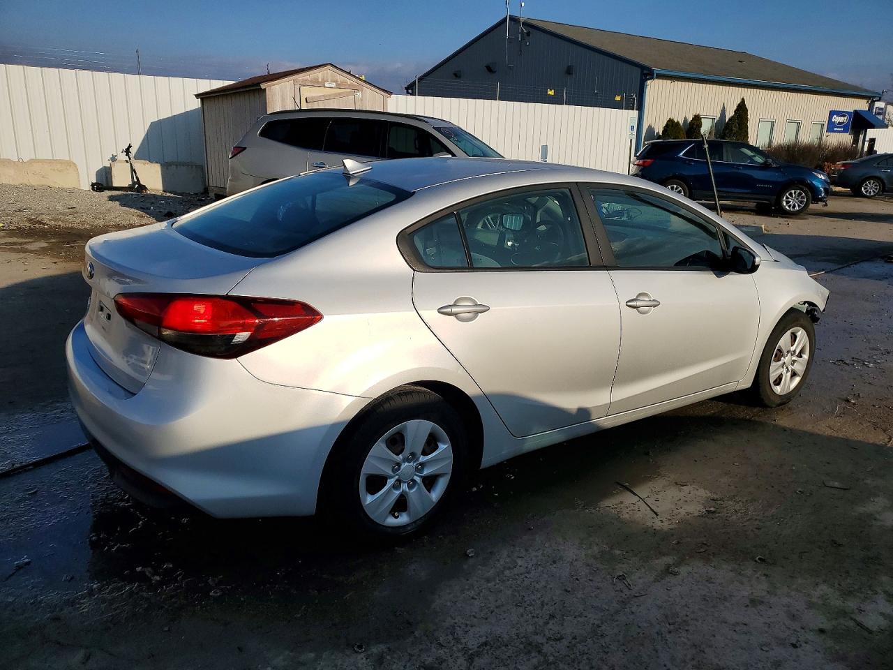 2017 KIA FORTE LX photo 3