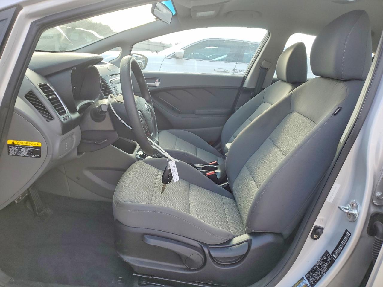 2017 KIA FORTE LX photo 7