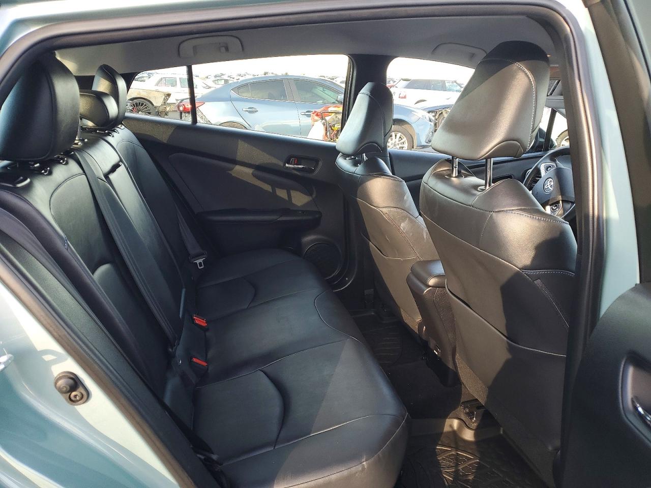 2017 TOYOTA PRIUS photo 10