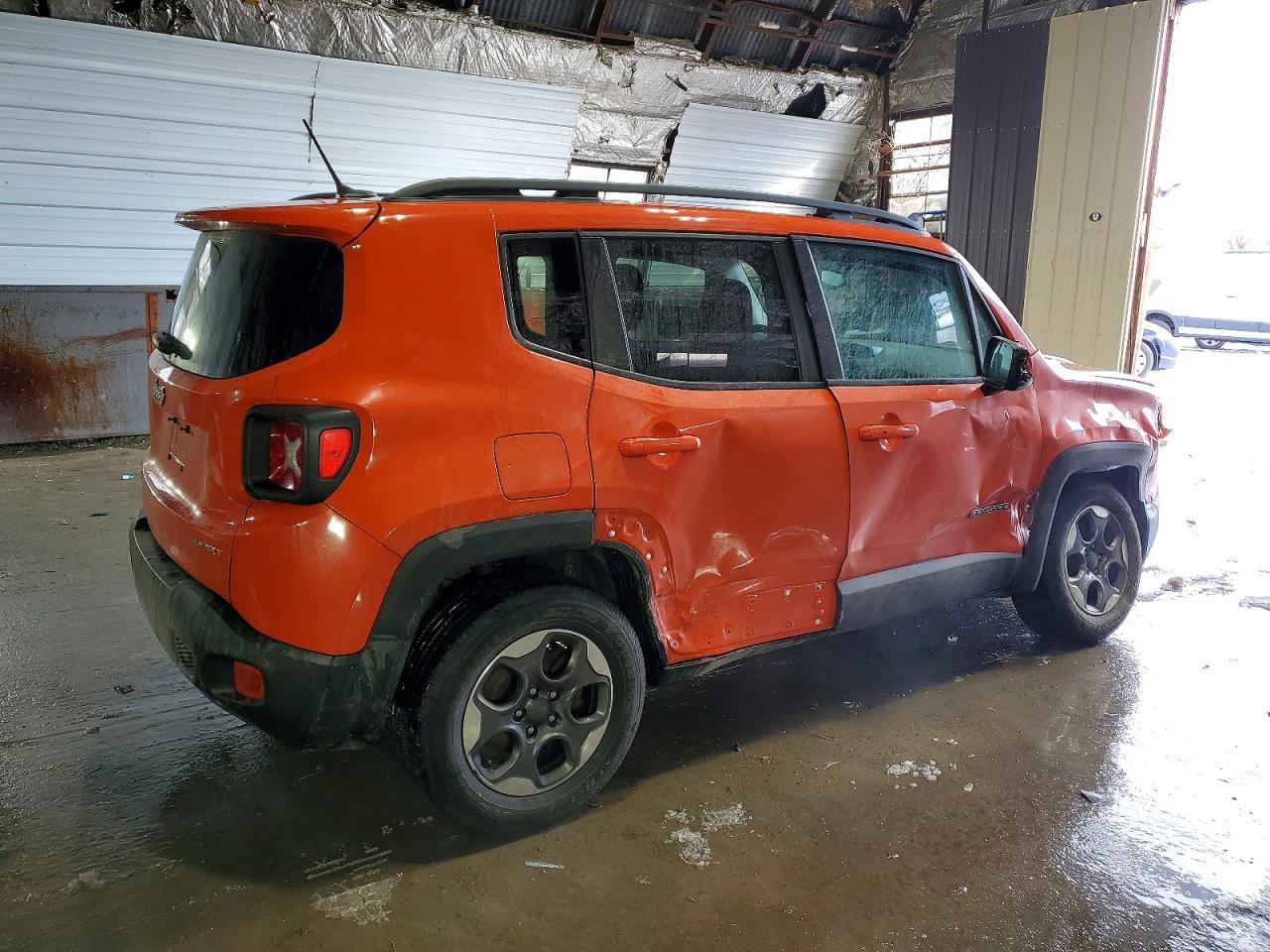 2017 JEEP RENEGADE SPORT photo 3