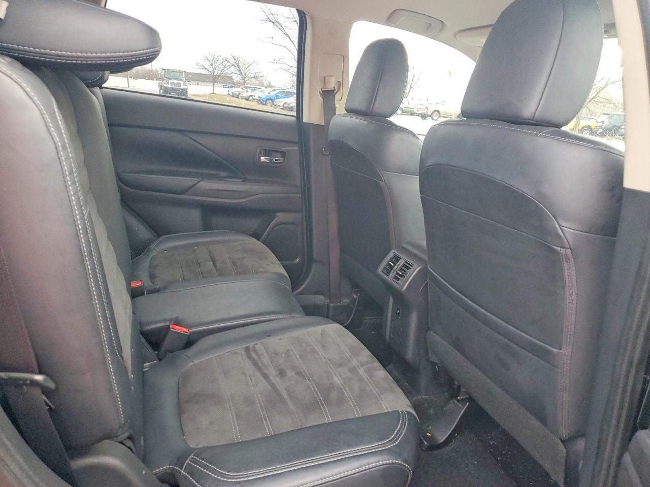 2019 MITSUBISHI OUTLANDER SE photo 31