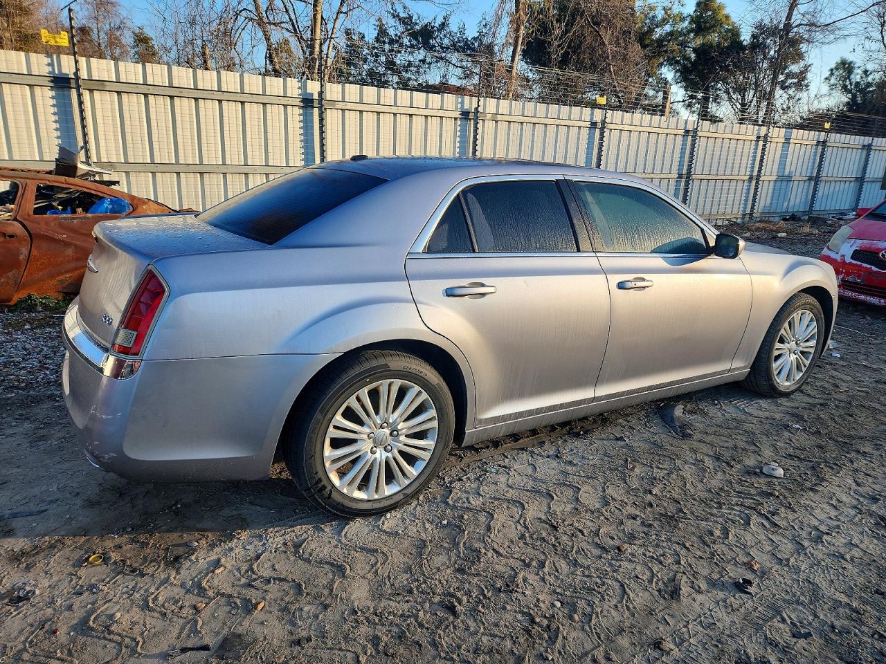 2014 CHRYSLER 300 photo 3