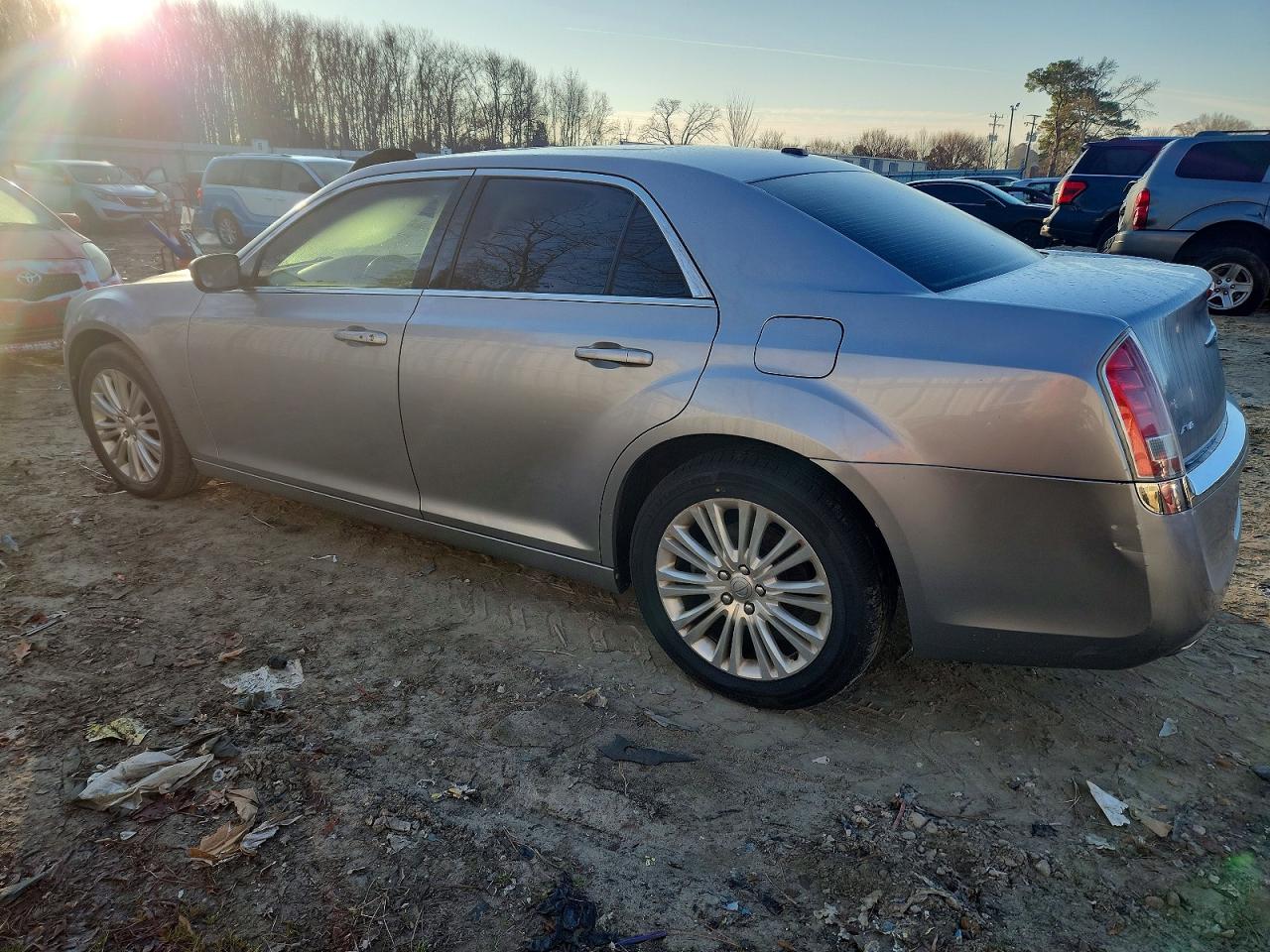 2014 CHRYSLER 300 photo 2