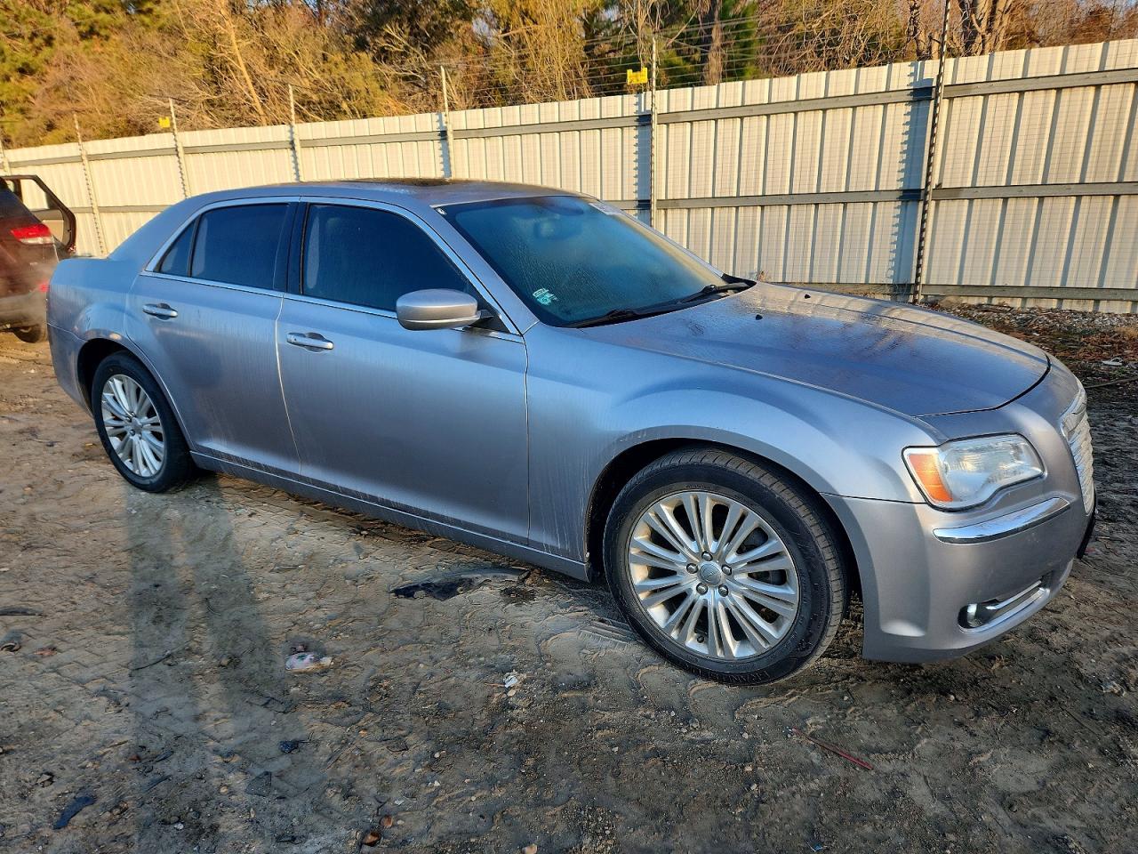 2014 CHRYSLER 300 photo 4