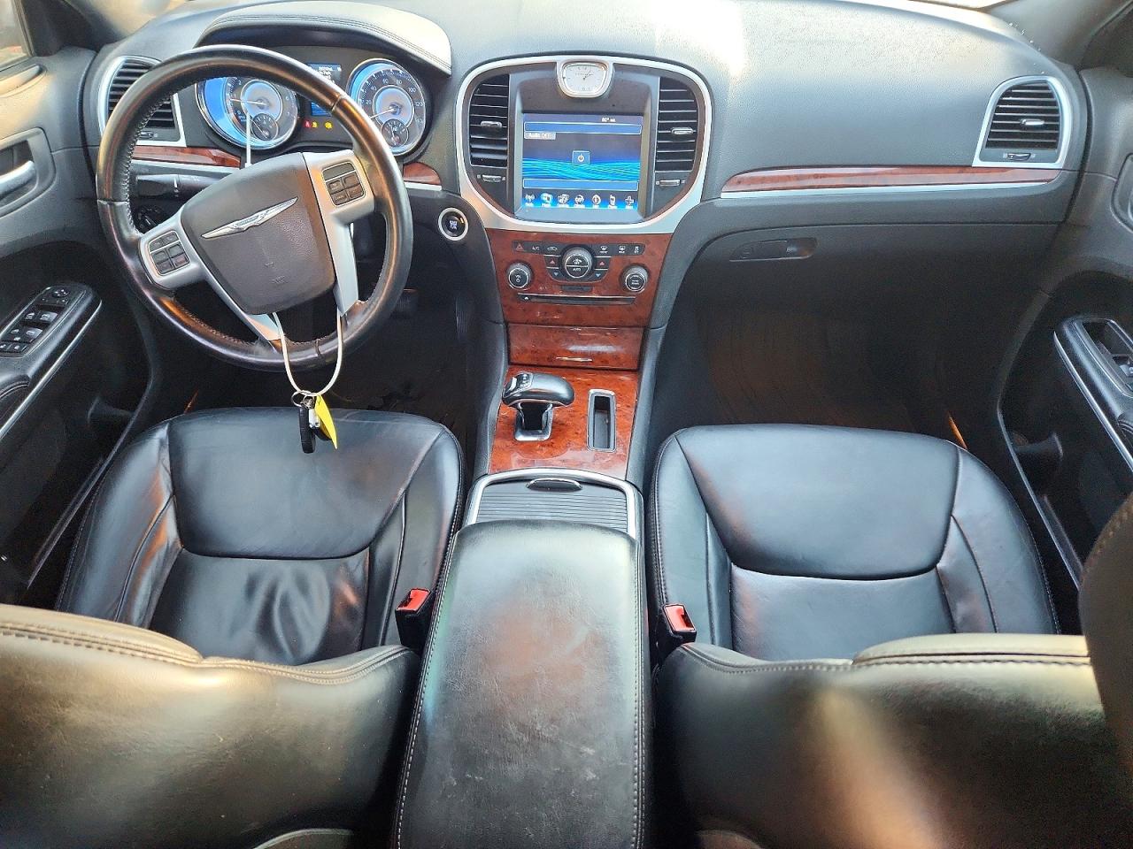 2014 CHRYSLER 300 photo 8