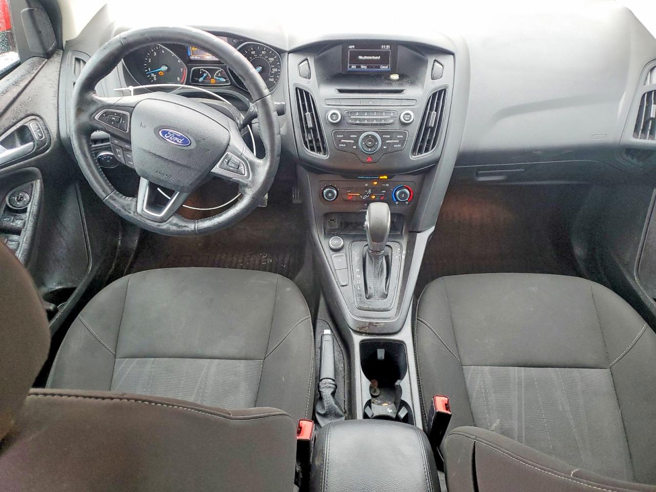 2017 FORD FOCUS SE photo 8