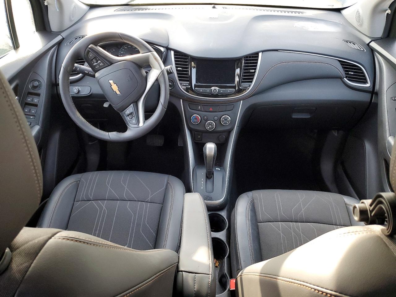 2022 CHEVROLET TRAX 1LT photo 8
