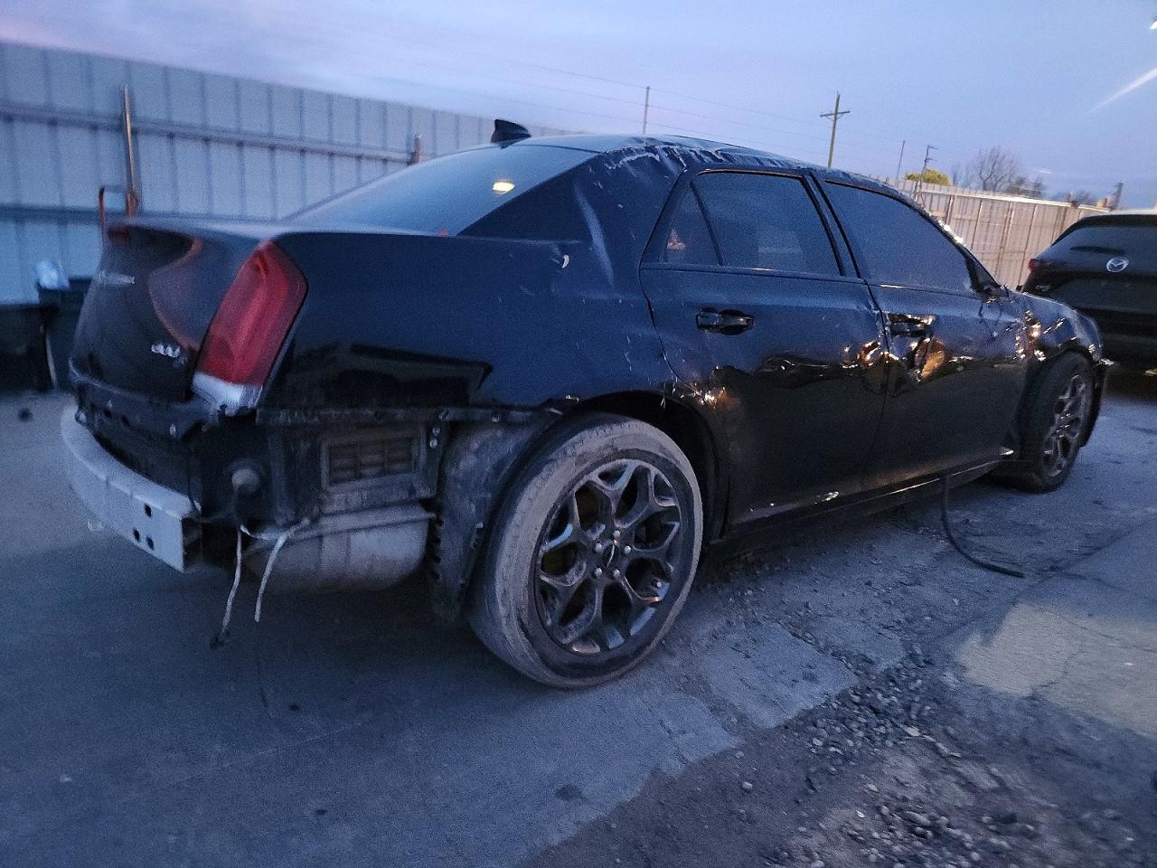 2016 CHRYSLER 300 S photo 3