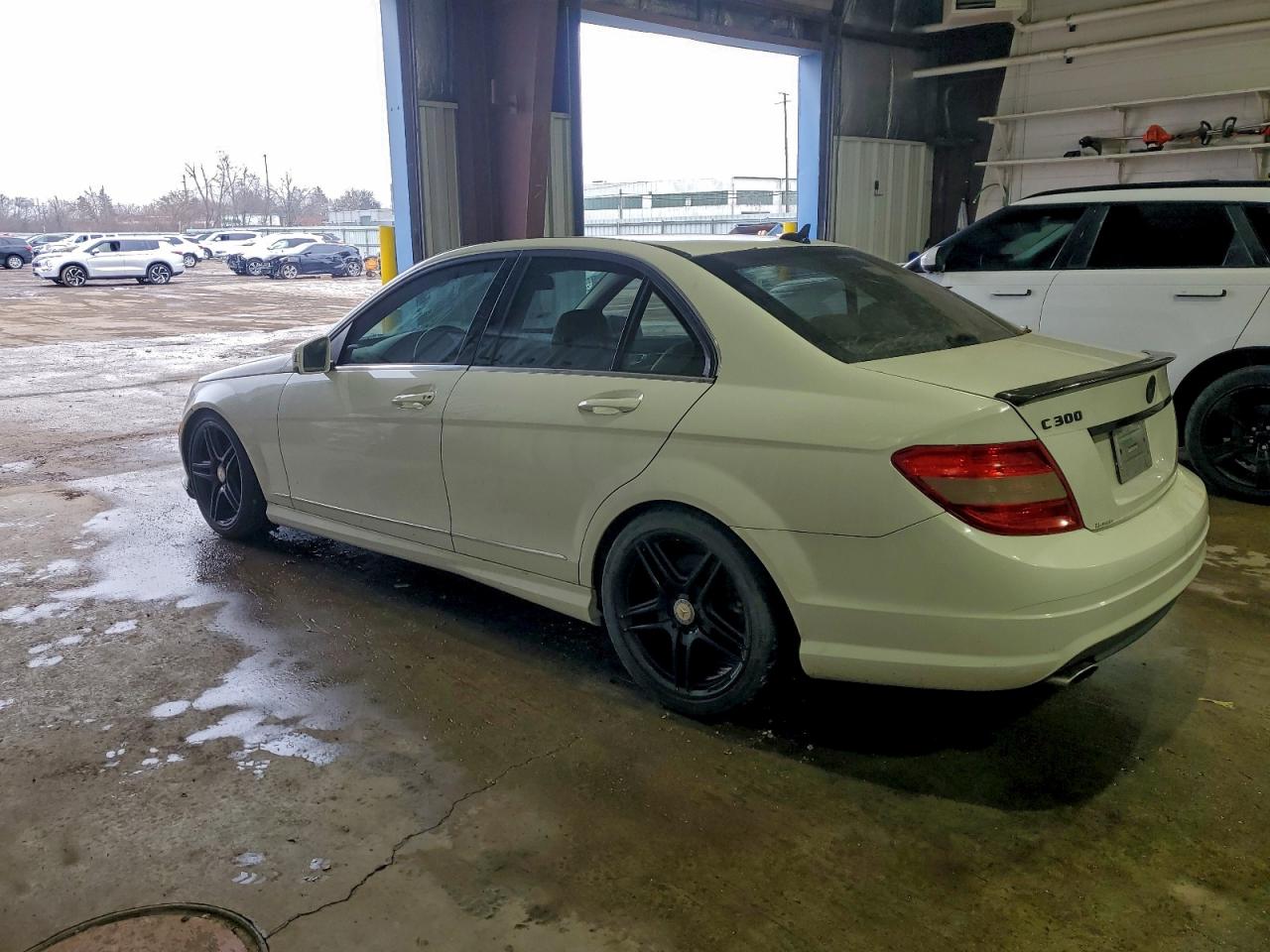 2010 MERCEDES-BENZ C 300 4MATIC photo 2