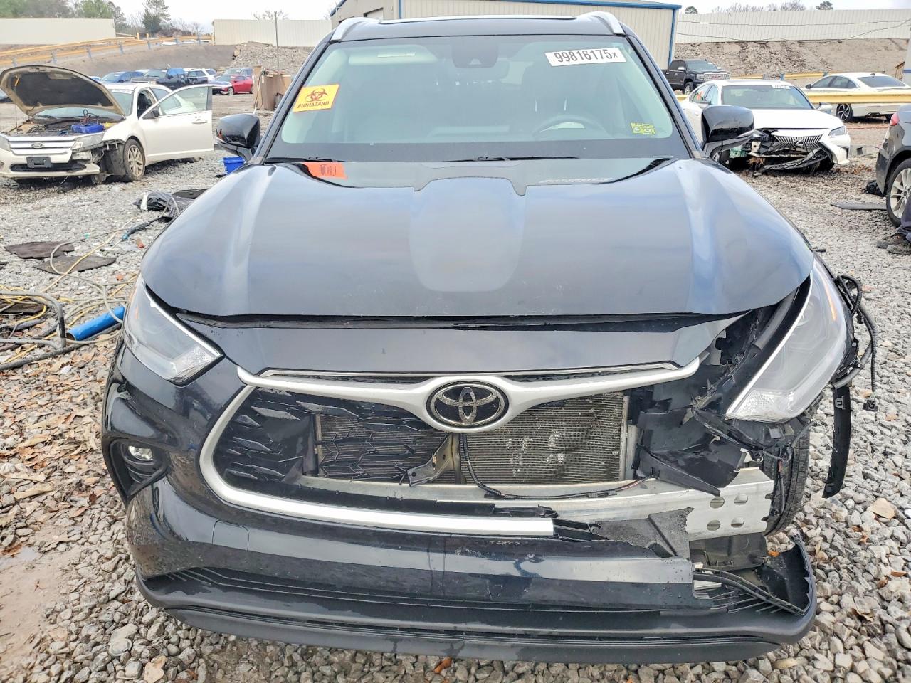 2023 TOYOTA HIGHLANDER XLE photo 5