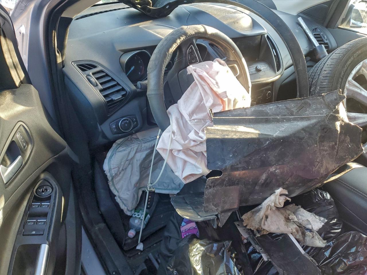 2019 FORD ESCAPE SEL photo 8