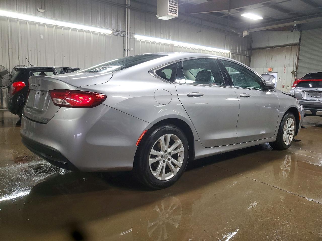 2016 CHRYSLER 200 LX photo 3