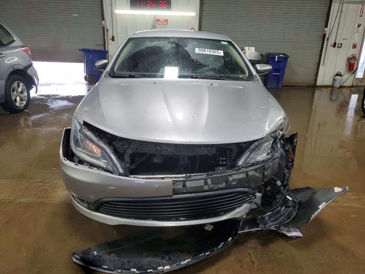 2016 CHRYSLER 200 LX photo 5