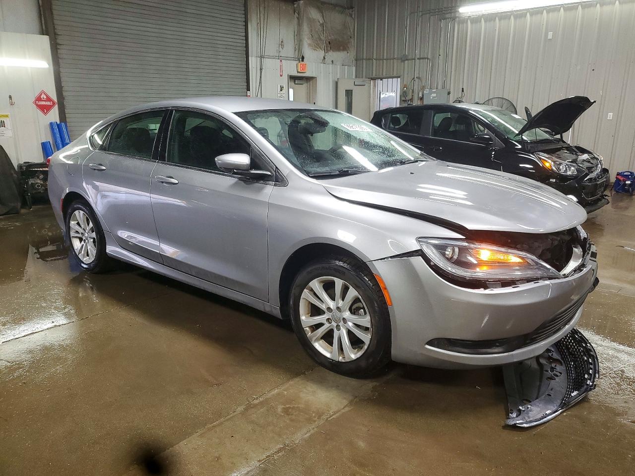 2016 CHRYSLER 200 LX photo 4