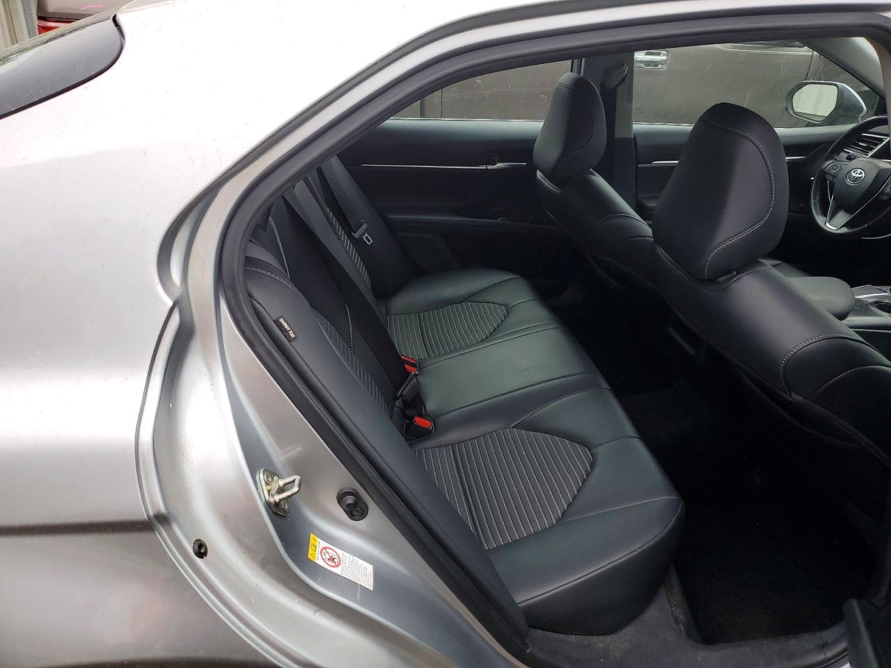 2019 TOYOTA CAMRY L photo 10