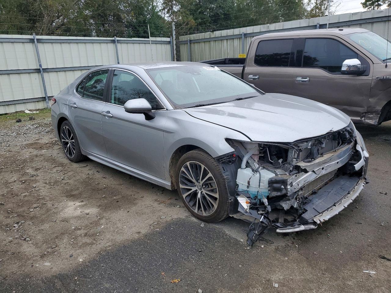 2019 TOYOTA CAMRY L photo 4