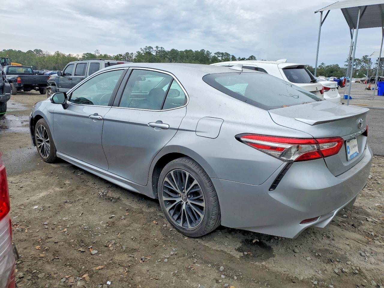 2019 TOYOTA CAMRY L photo 2