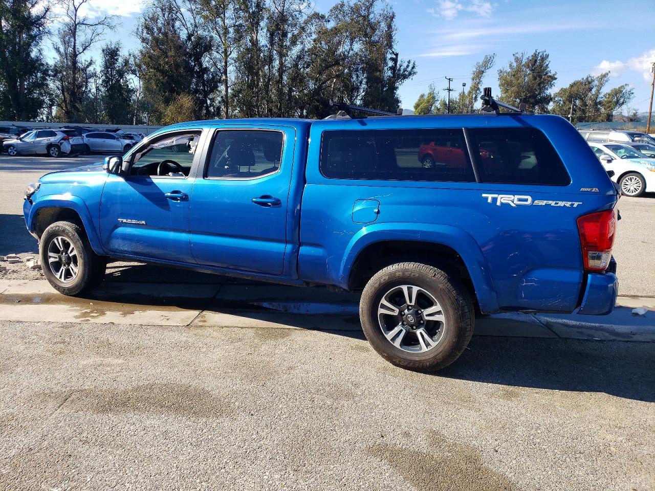 2017 TOYOTA TACOMA DOUBLE CAB photo 2