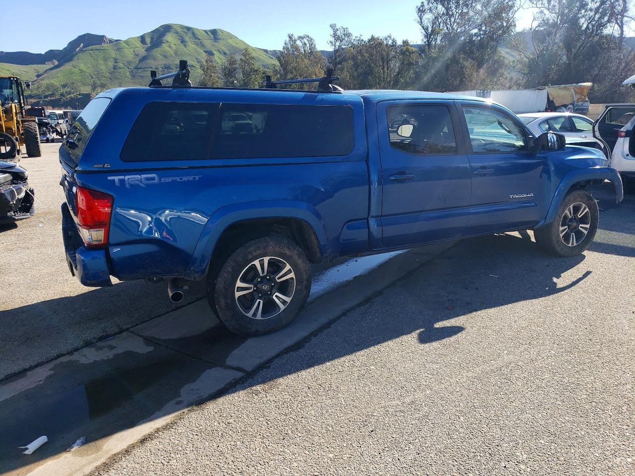 2017 TOYOTA TACOMA DOUBLE CAB photo 3