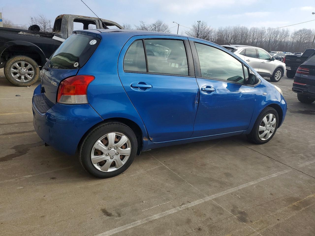2009 TOYOTA YARIS photo 3
