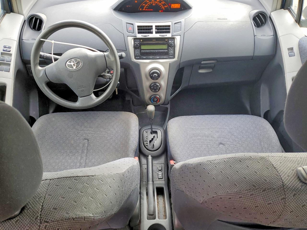 2009 TOYOTA YARIS photo 8