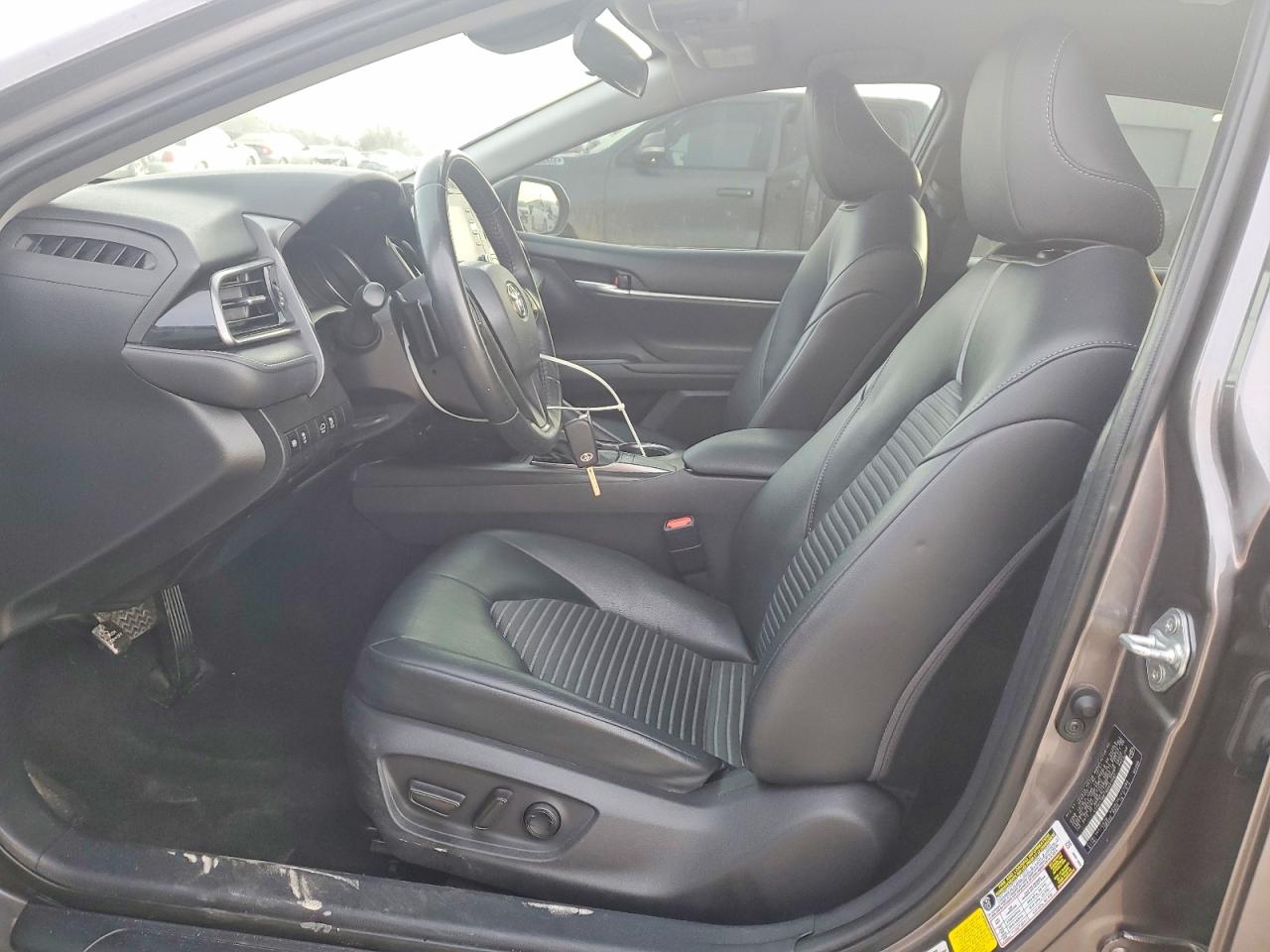 2022 TOYOTA CAMRY SE photo 7