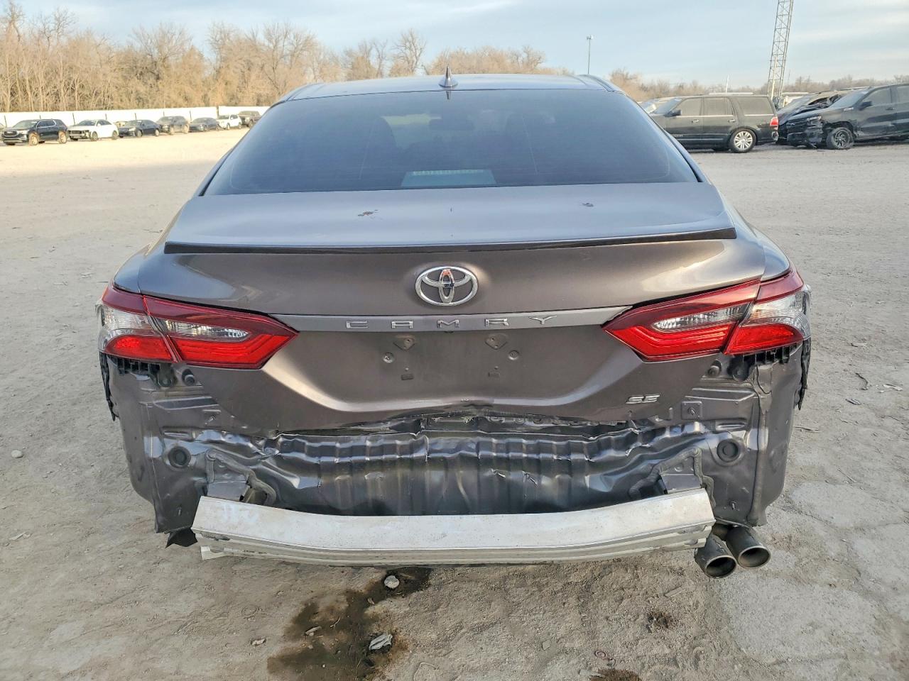 2022 TOYOTA CAMRY SE photo 6