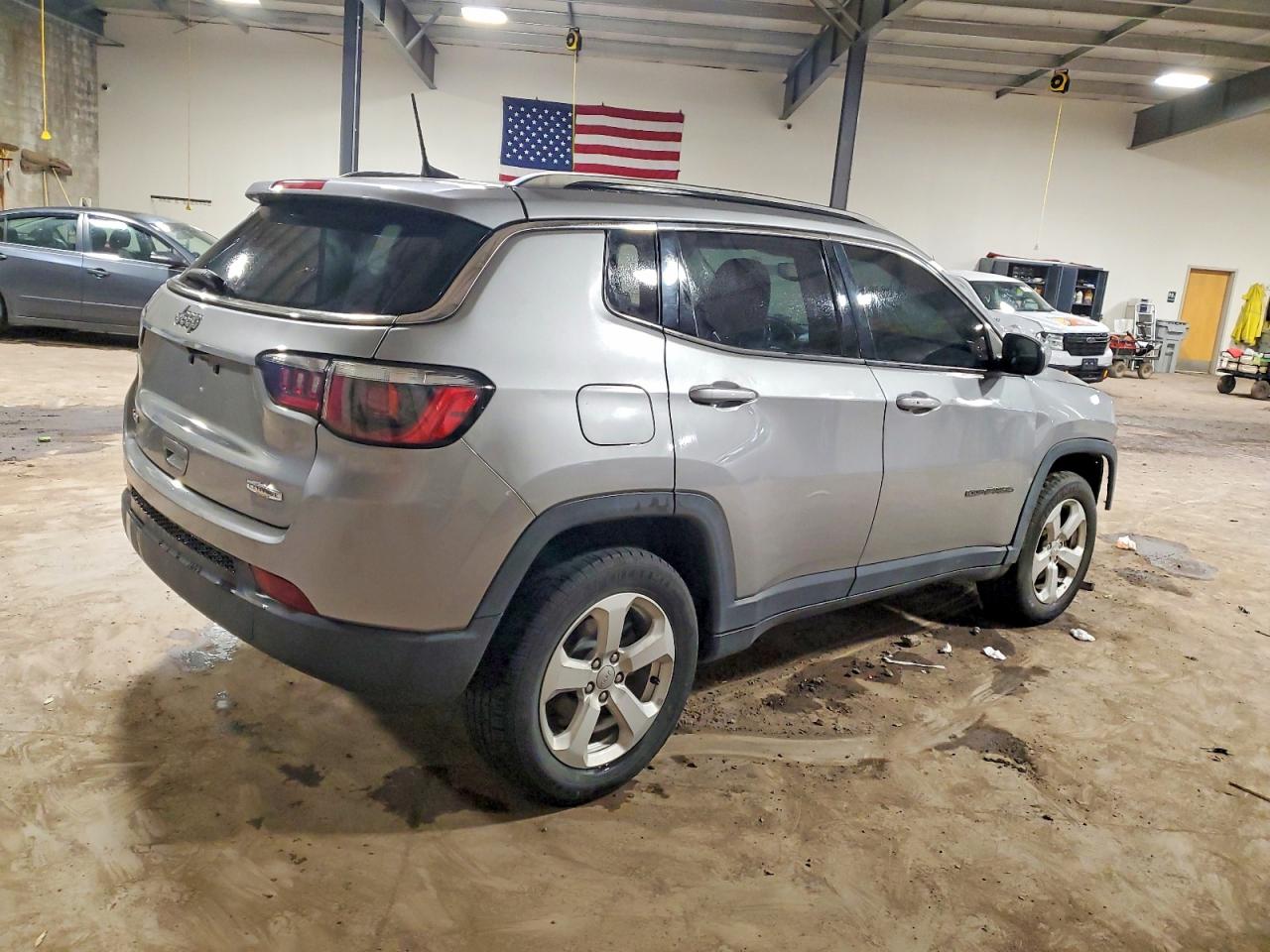 2019 JEEP COMPASS LATITUDE photo 3
