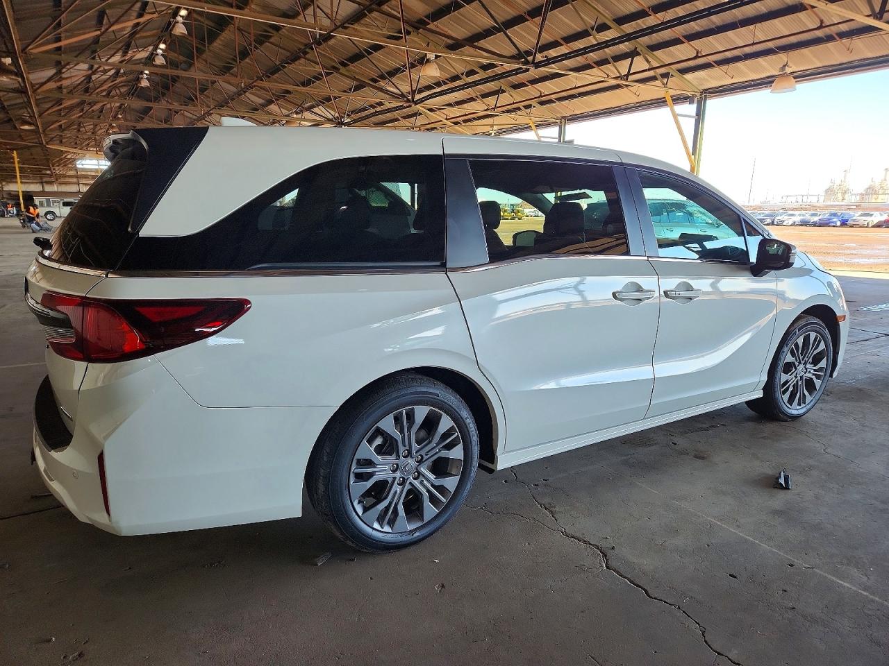 2025 HONDA ODYSSEY TOURING photo 3