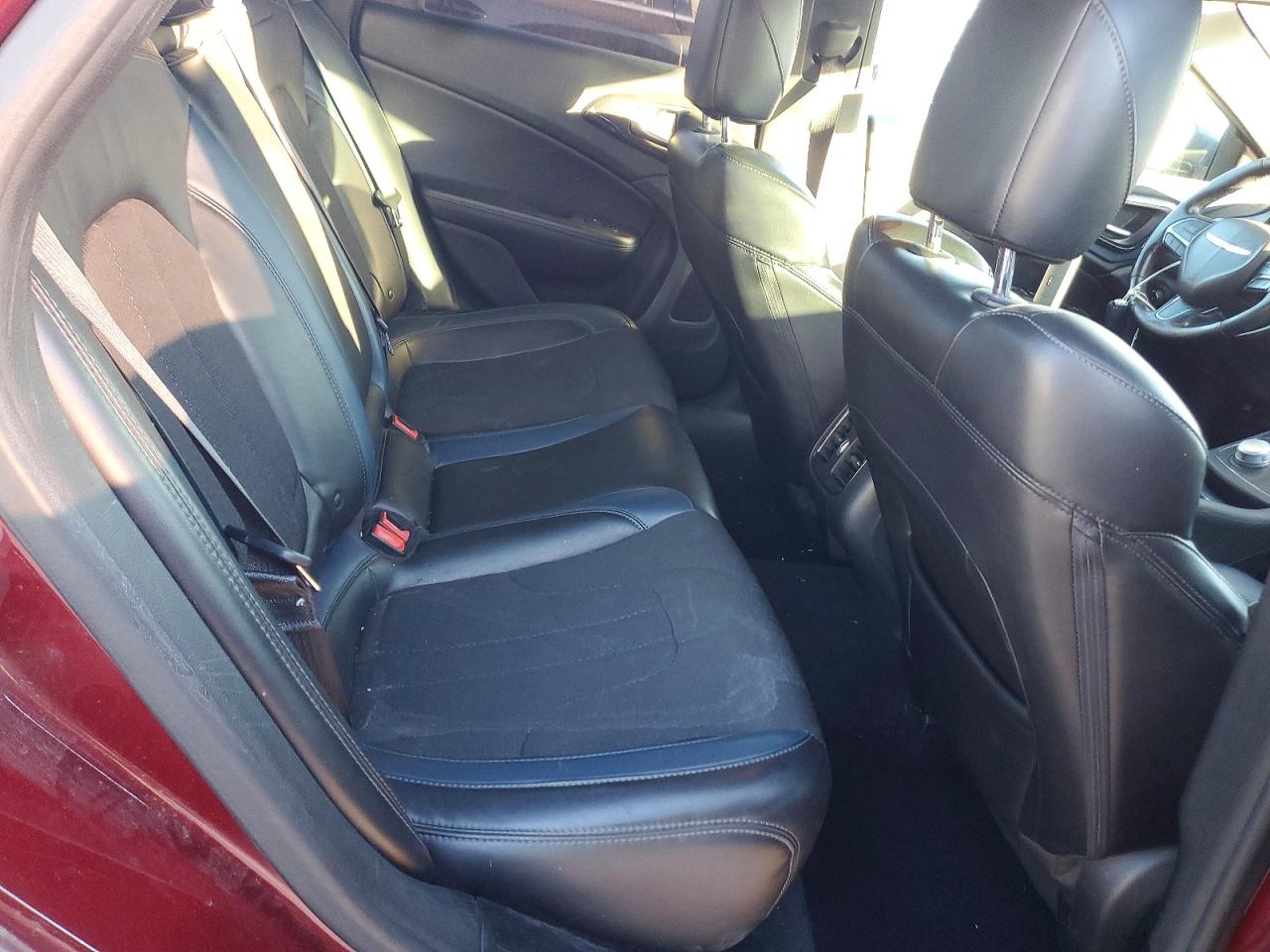 2015 CHRYSLER 200 S photo 19