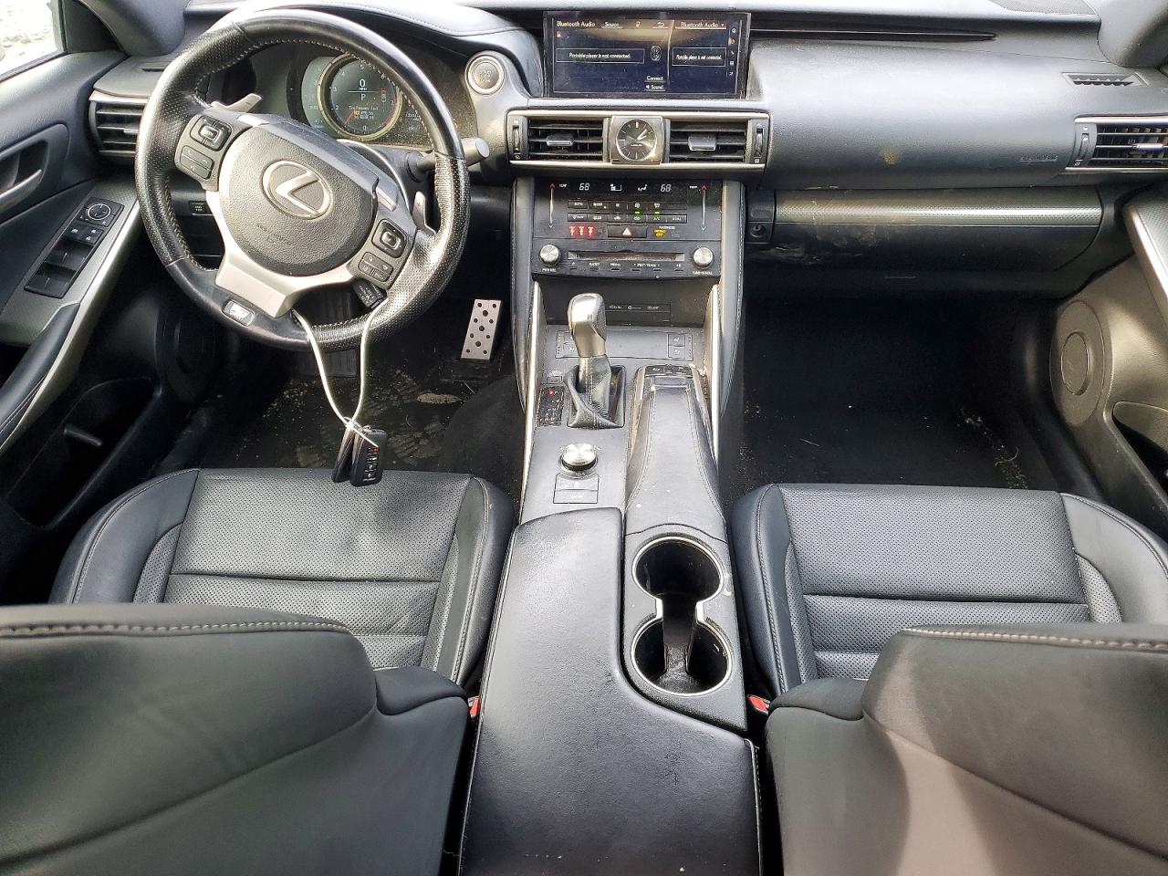 2018 LEXUS IS 300 photo 8
