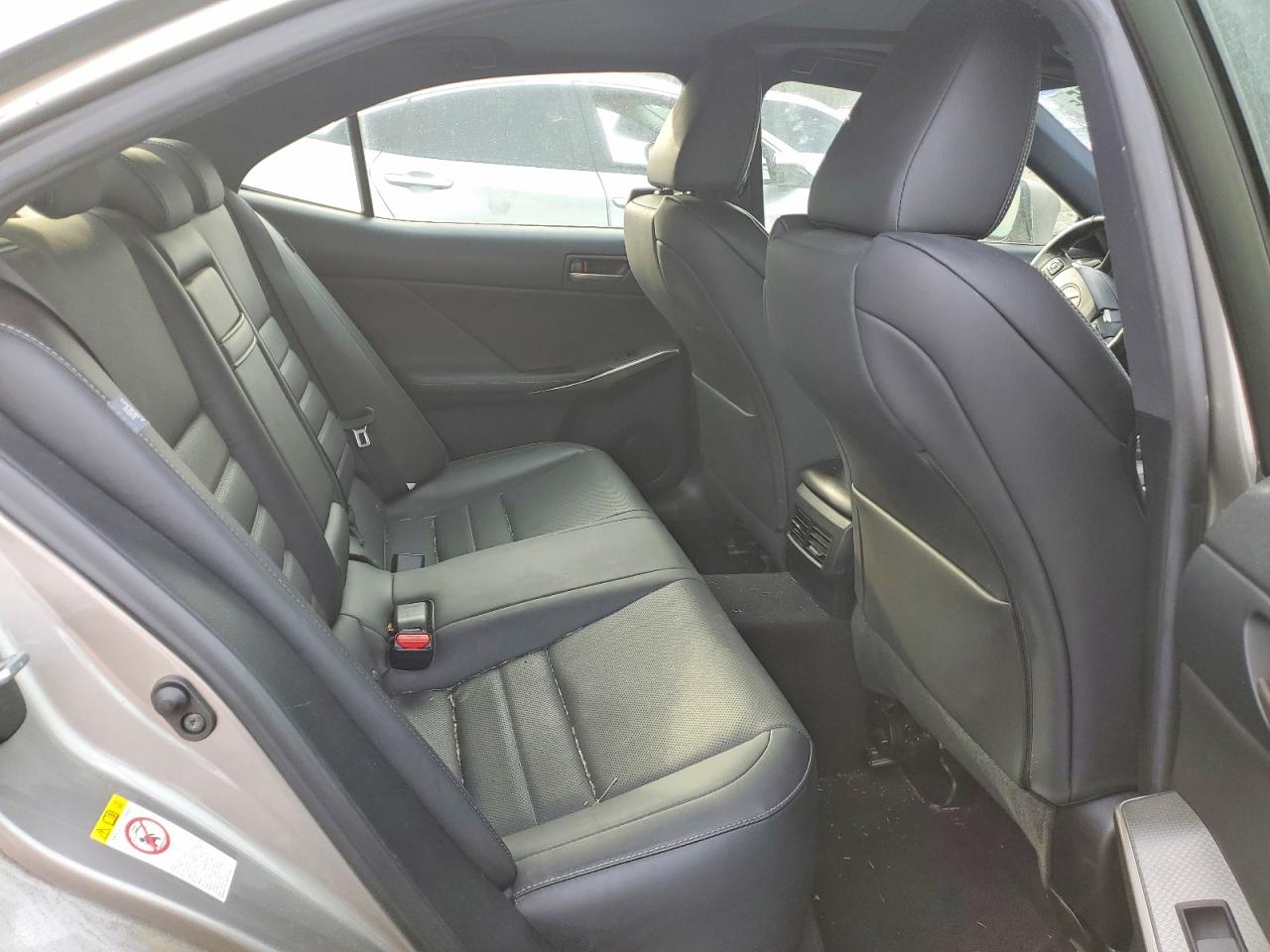 2018 LEXUS IS 300 photo 10
