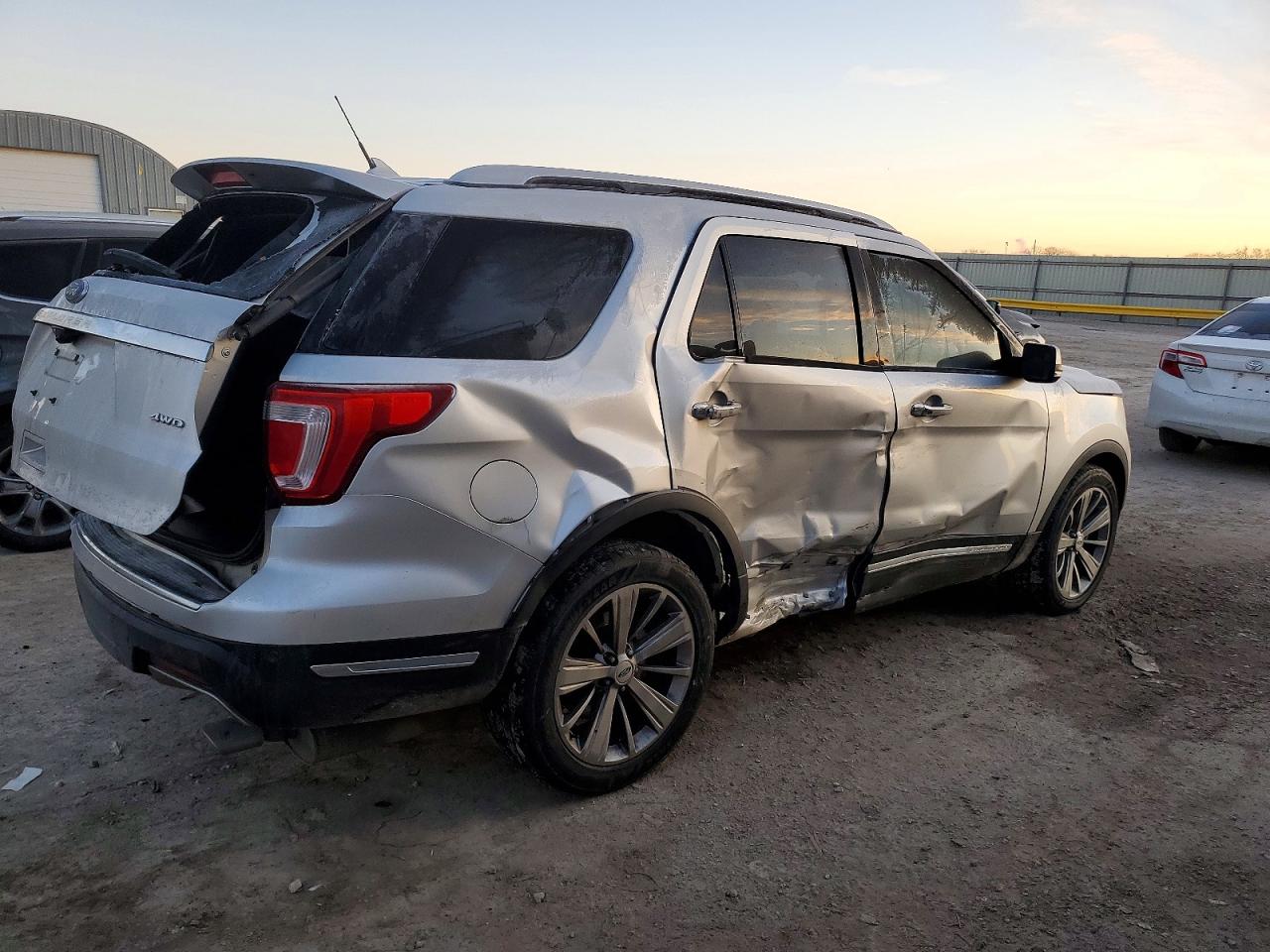 2018 FORD EXPLORER LIMITED photo 3