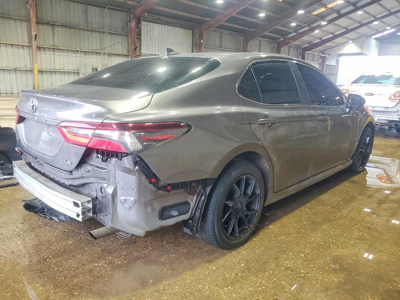 2024 TOYOTA CAMRY LE photo 3